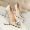 China Factory Wholesale Women Shoes Colorful Color Big Size 43 Rhinestone Buckle High Heels Dress Shoes